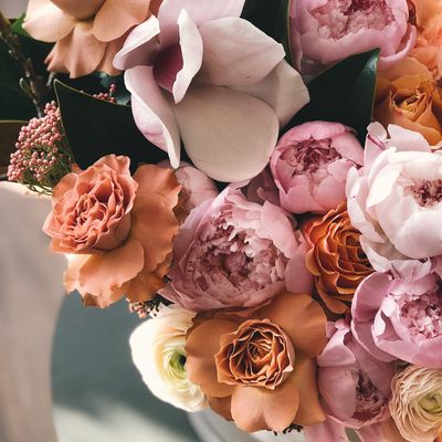 Pembe Şakayık Buketi — 12 Adet